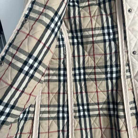 Classic Burberry diamond quilted jacket - Picture 3 of 13